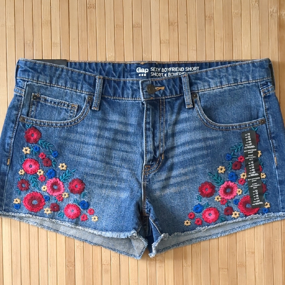 Gap Women's Blue Boyfriend Jean Shorts with Floral Embroidery, Size 12, NEW, nwt